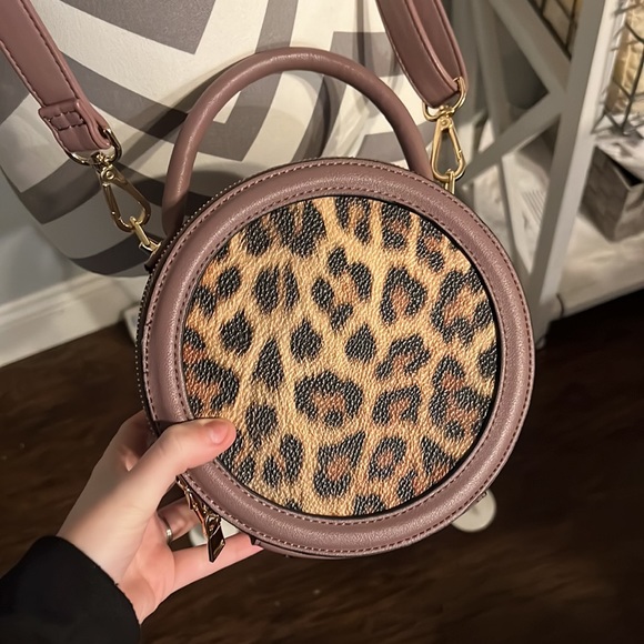 Womens Leopard purse - Picture 2 of 8
